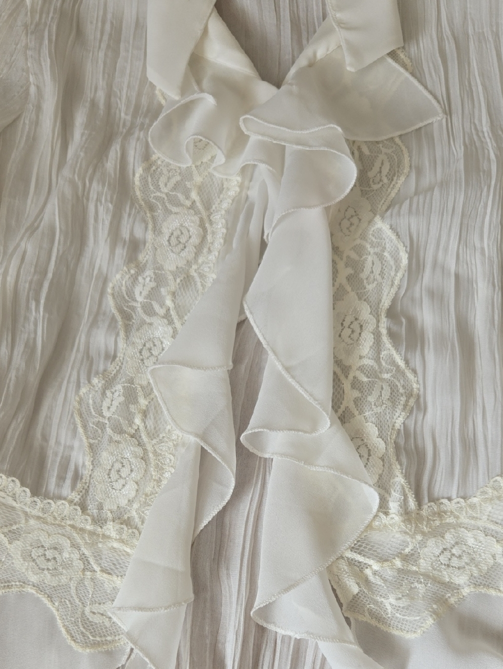 White Chadwicks Blouse - Picture 2 of 6